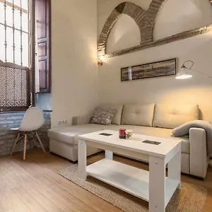 https://apartamento-arenal-santas-patronas.es-andalucia.com